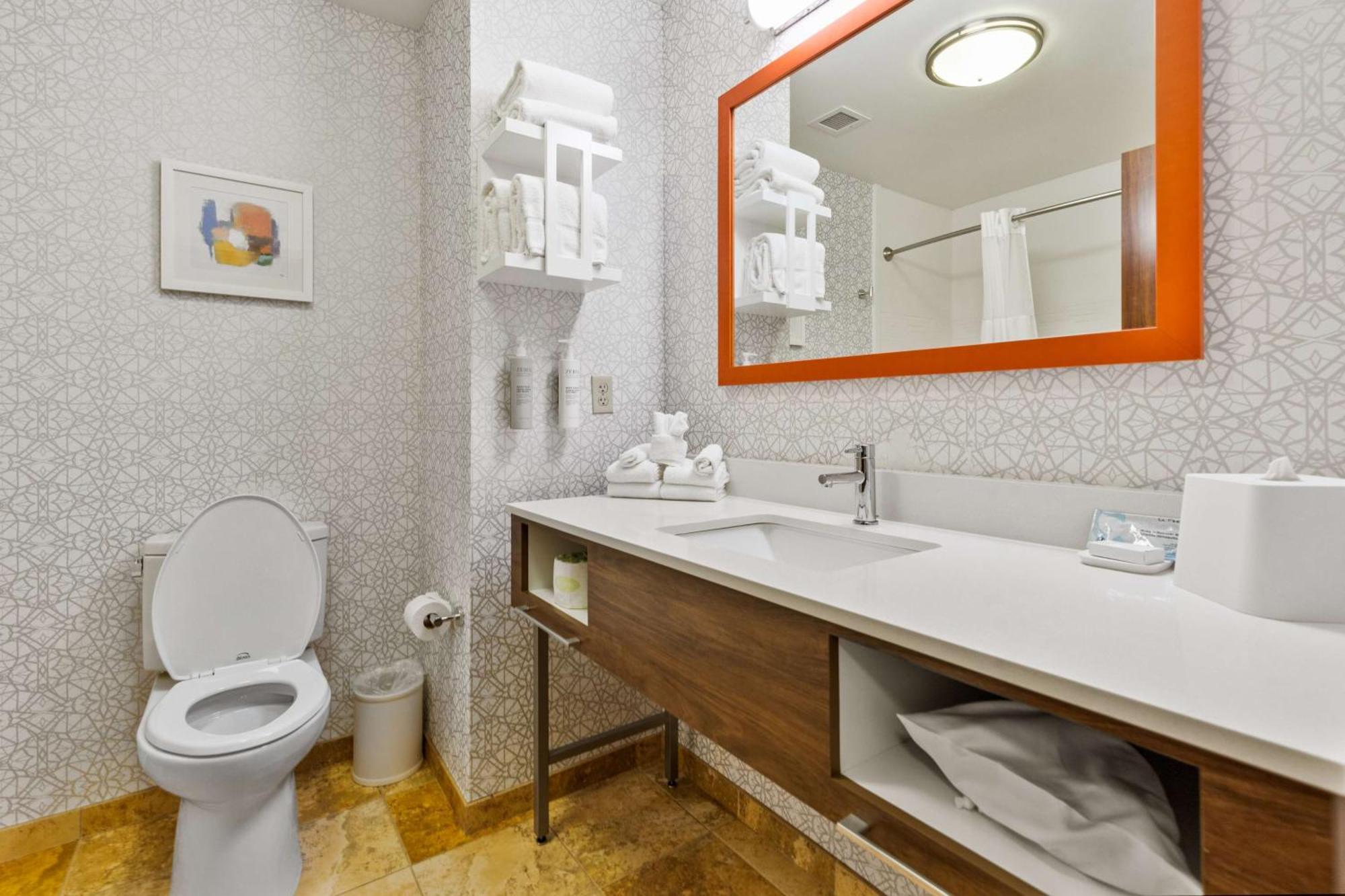 Queen Room with Two Queen Beds - Hearing Access/Non-Smoking,1632269407:JPEG